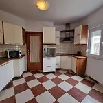 The Florens Residence Near The Beach With The Pool, Bbq And Kids Playground, Zadar Diklo