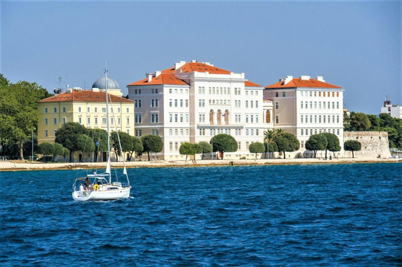 The Florens Near The With The Pool, Bbq And Kids Playground, Diklo Appartement Zadar