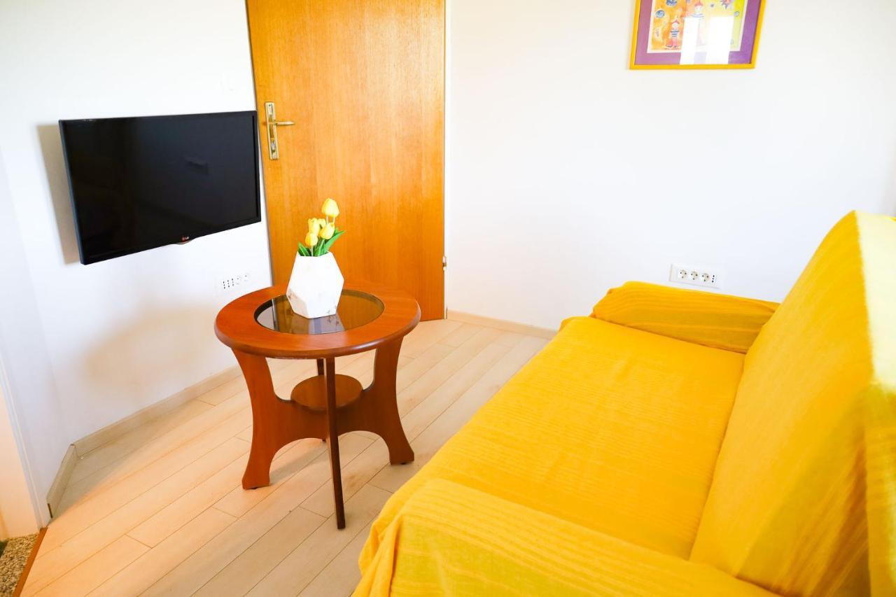 The Florens Near The With The Pool, Bbq And Kids Playground, Diklo * Zadar