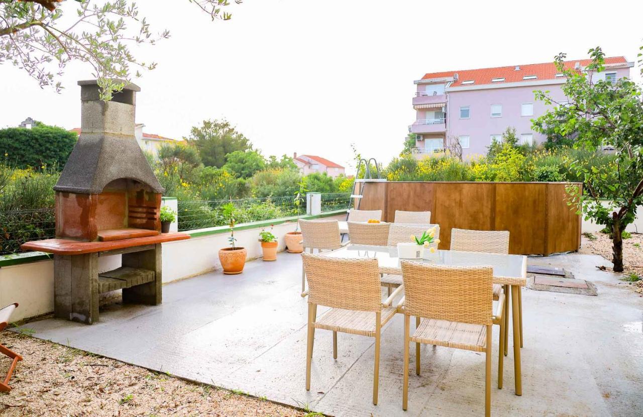The Florens Near The With The Pool, Bbq And Kids Playground, Diklo * Zadar