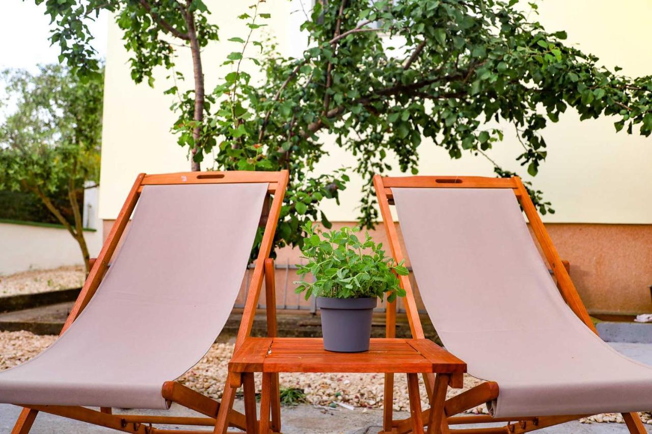 The Florens Near The With The Pool, Bbq And Kids Playground, Diklo Zadar