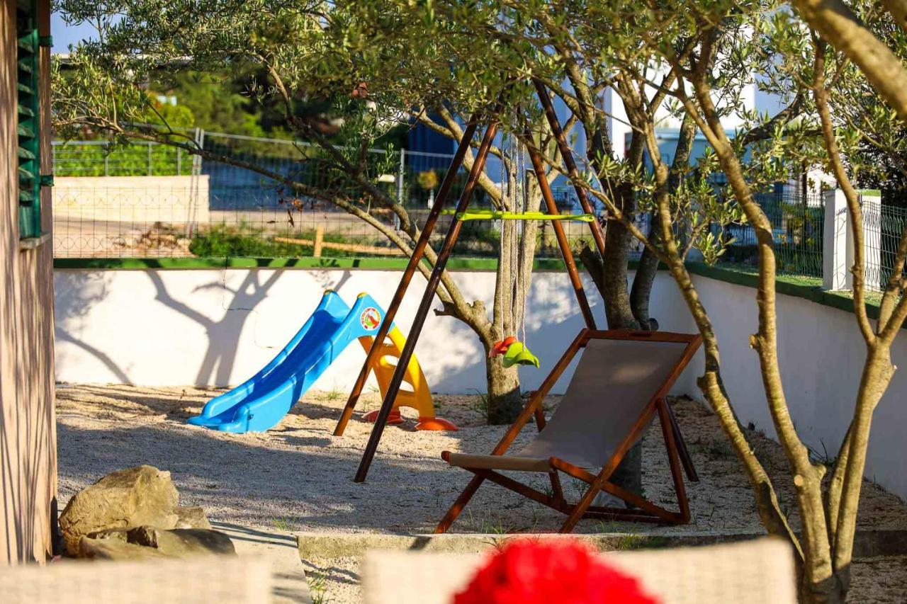 The Florens Near The With The Pool, Bbq And Kids Playground, Diklo *
