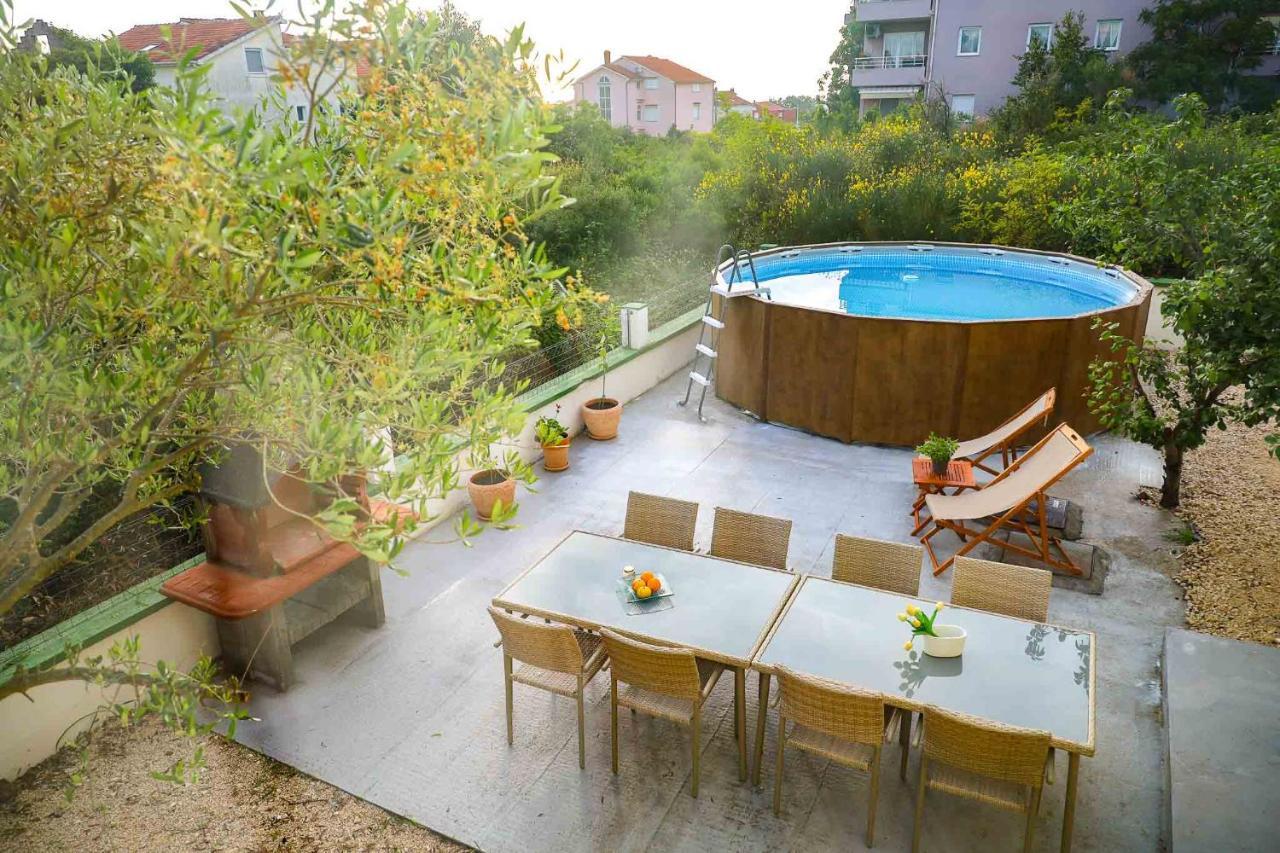 The Florens Near The With The Pool, Bbq And Kids Playground, Diklo Appartement *