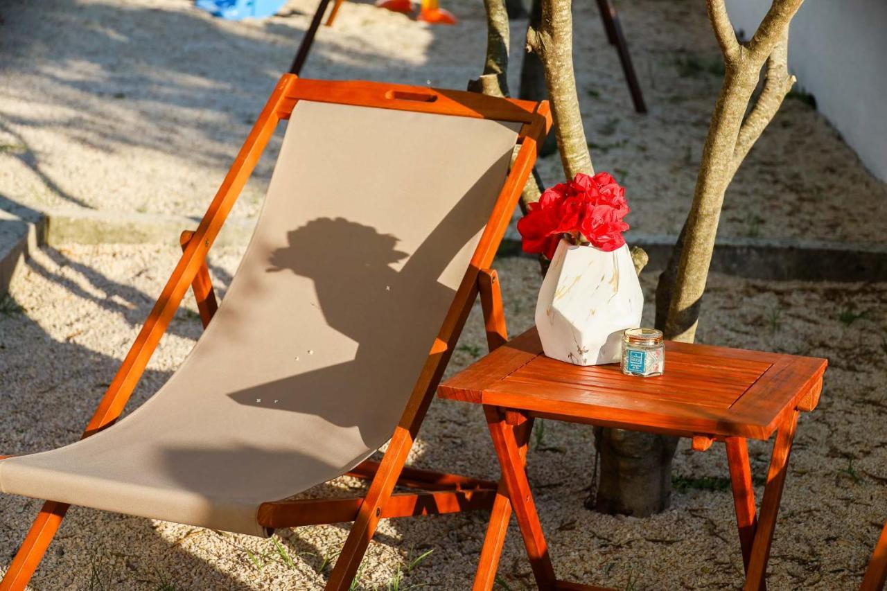 Apartment The Florens Near The With The Pool, Bbq And Kids Playground, Diklo