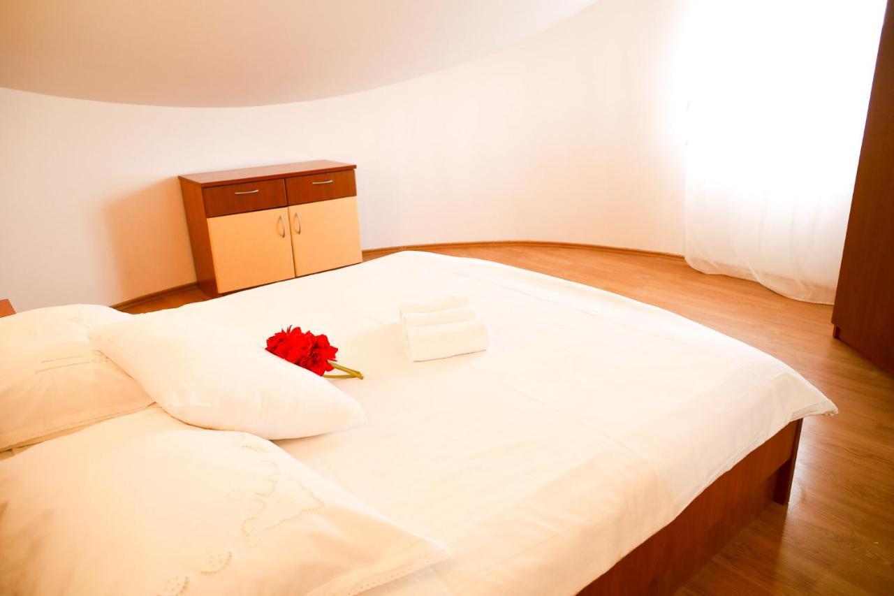 The Florens Near The With The Pool, Bbq And Kids Playground, Diklo Zadar