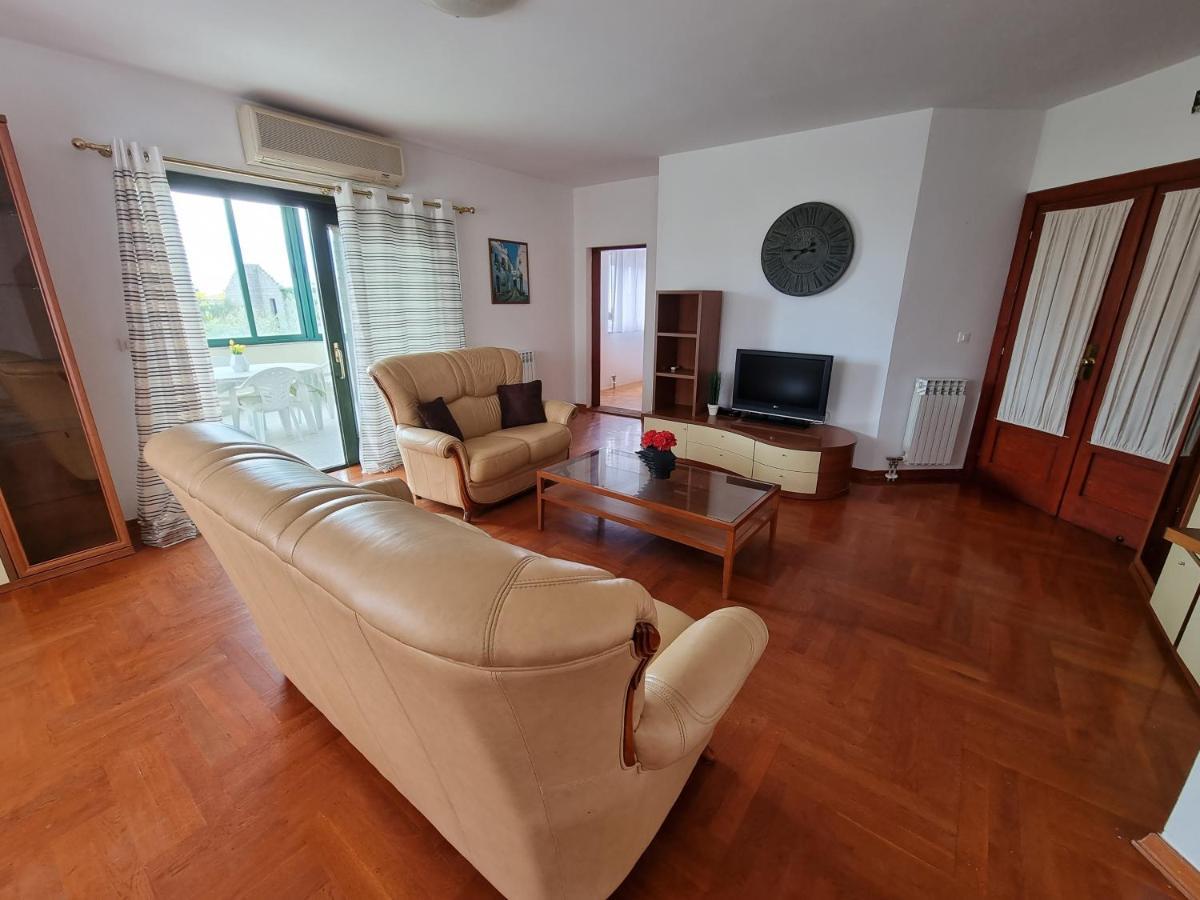 The Florens Near The With The Pool, Bbq And Kids Playground, Diklo Zadar