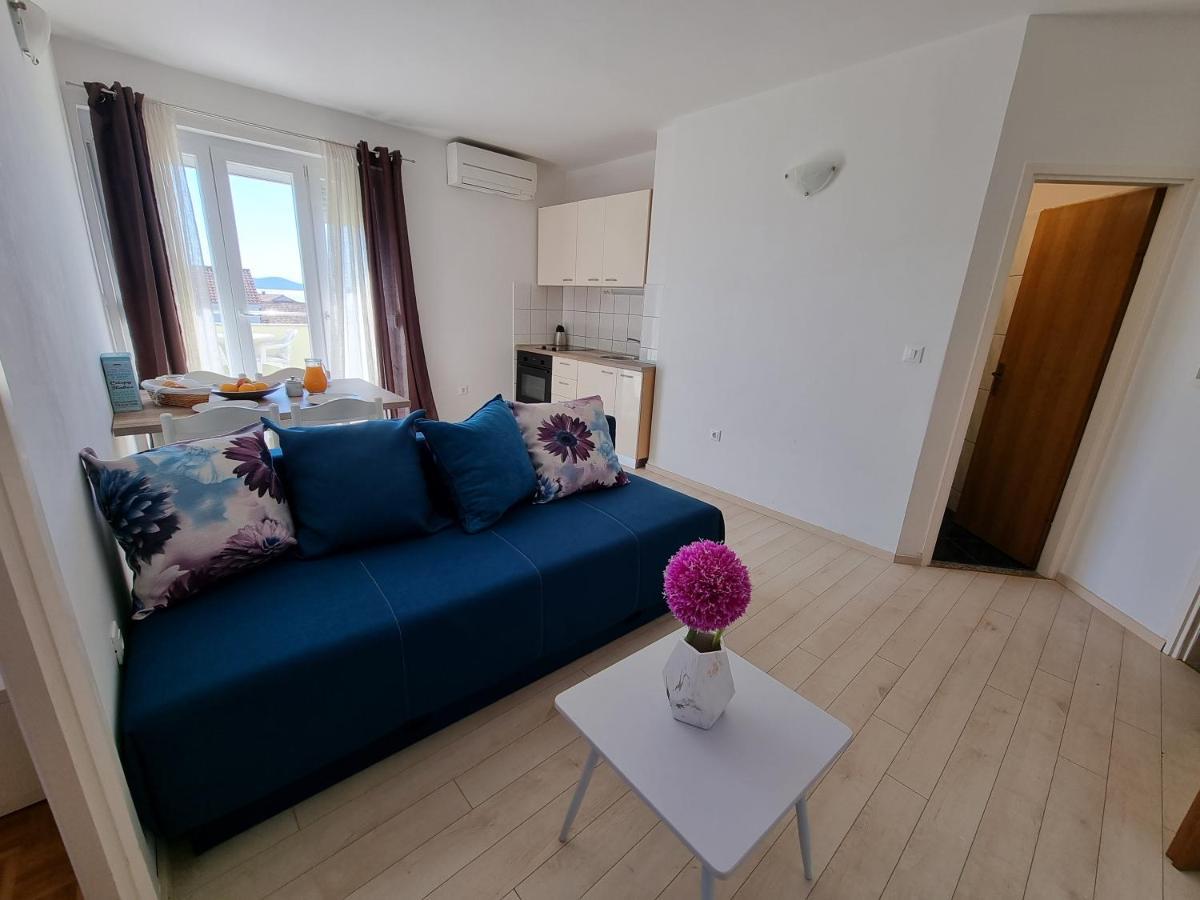 The Florens Near The With The Pool, Bbq And Kids Playground, Diklo Appartement *