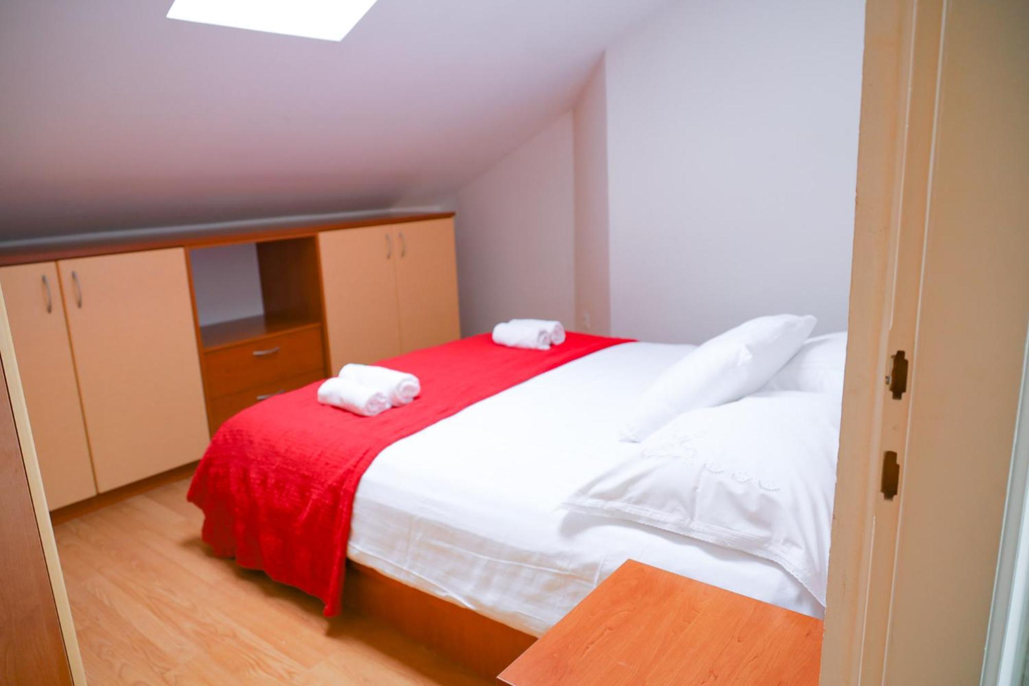 The Florens Near The With The Pool, Bbq And Kids Playground, Diklo Appartement Zadar