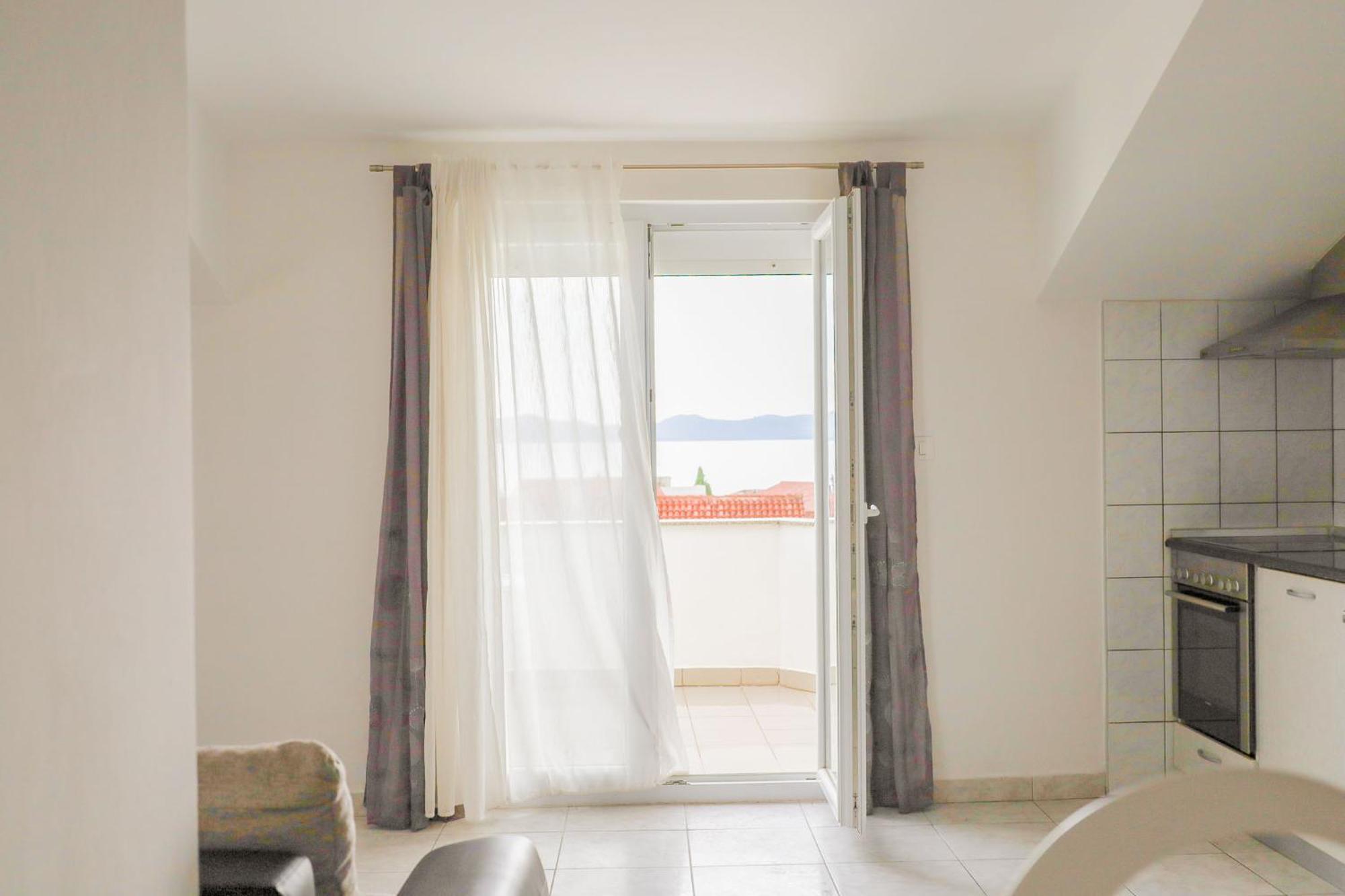 Appartement The Florens Near The With The Pool, Bbq And Kids Playground, Diklo *