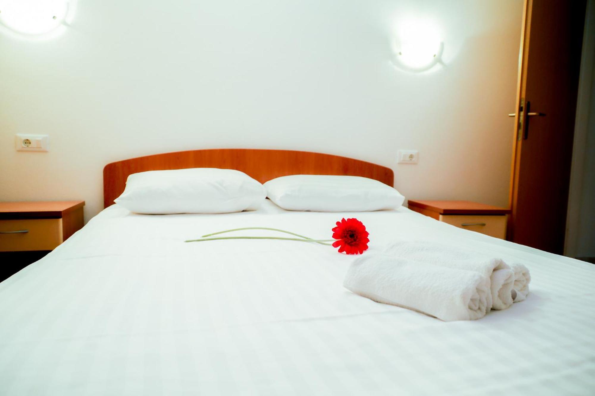 The Florens Near The With The Pool, Bbq And Kids Playground, Diklo * Zadar