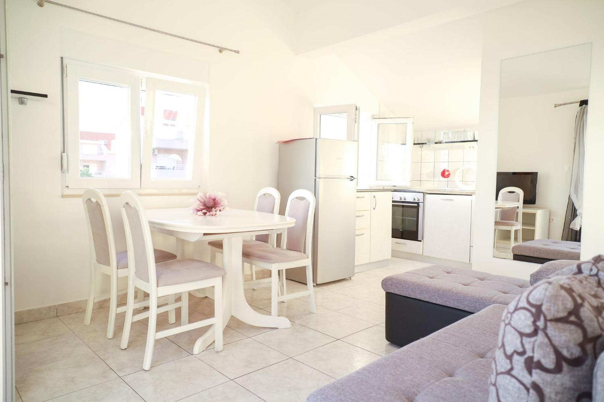 The Florens Near The With The Pool, Bbq And Kids Playground, Diklo Zadar