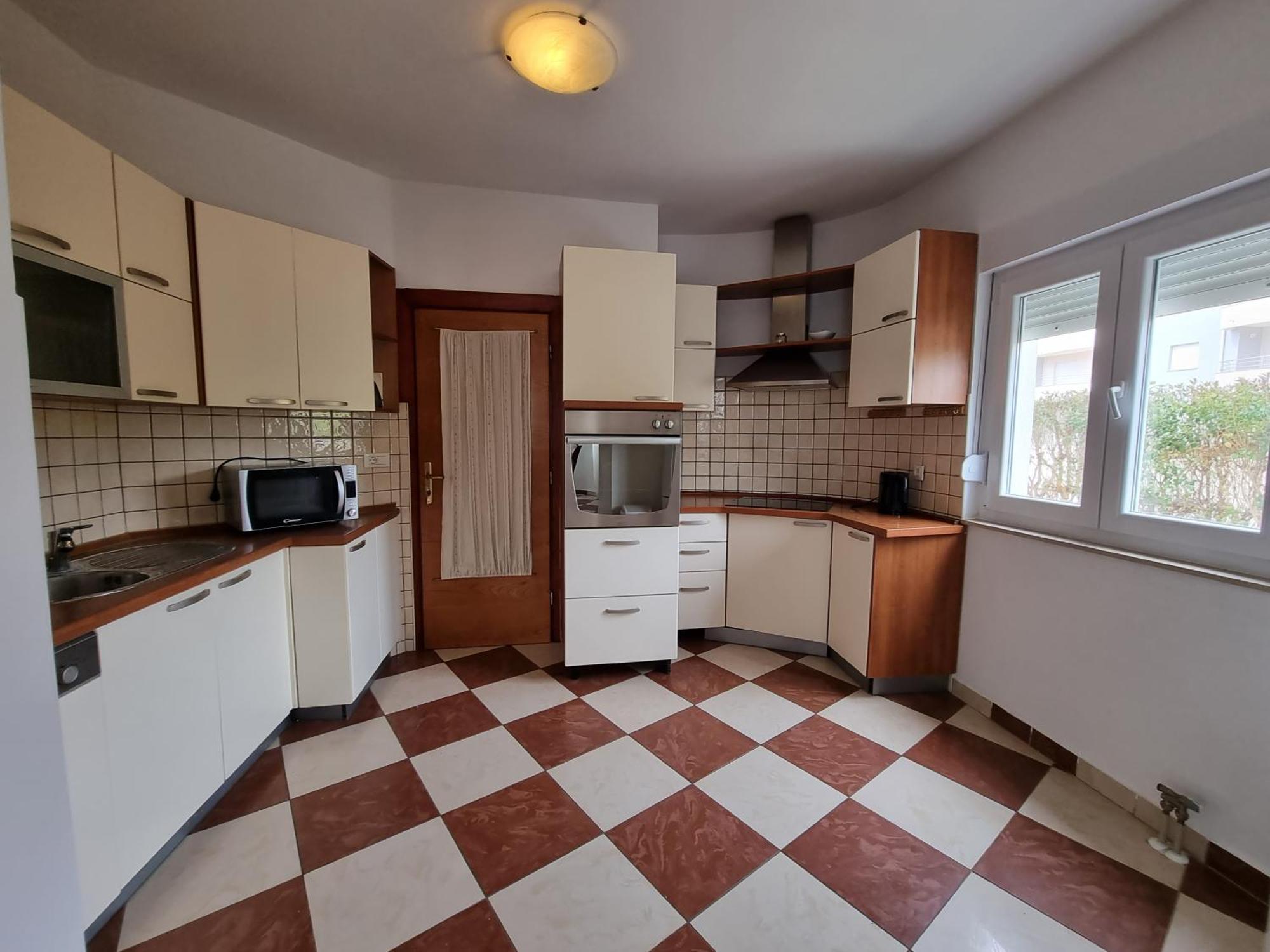 Apartment The Florens Near The With The Pool, Bbq And Kids Playground, Diklo *